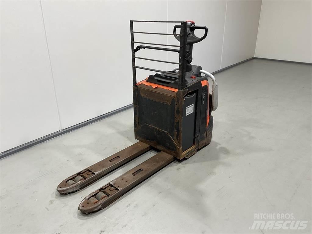 BT LPE200 Lavtløftende truck med platform