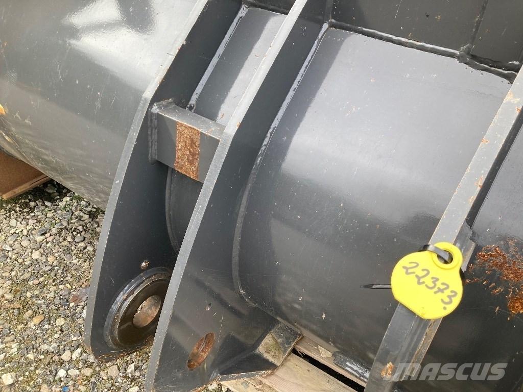 CASE 821 Skovl Hjullastere