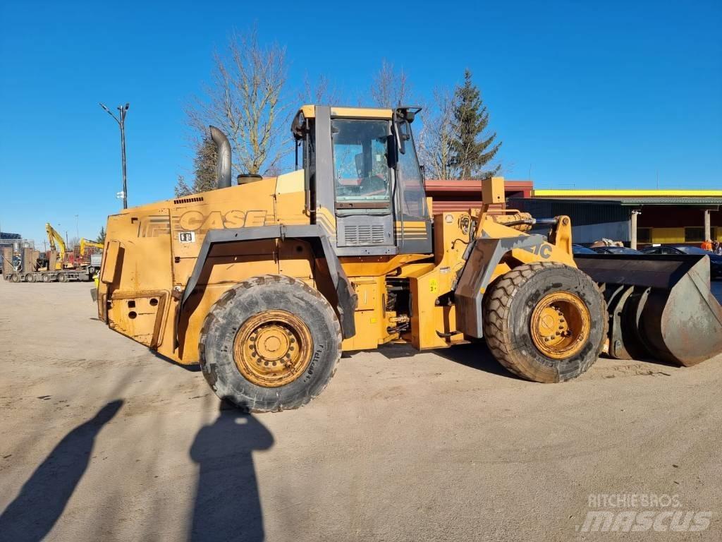 CASE 821 C Hjullastere