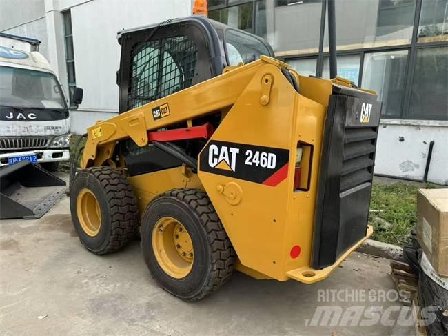 CAT 246 D Kompaktlastere