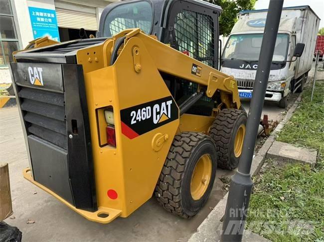CAT 246 D Kompaktlastere