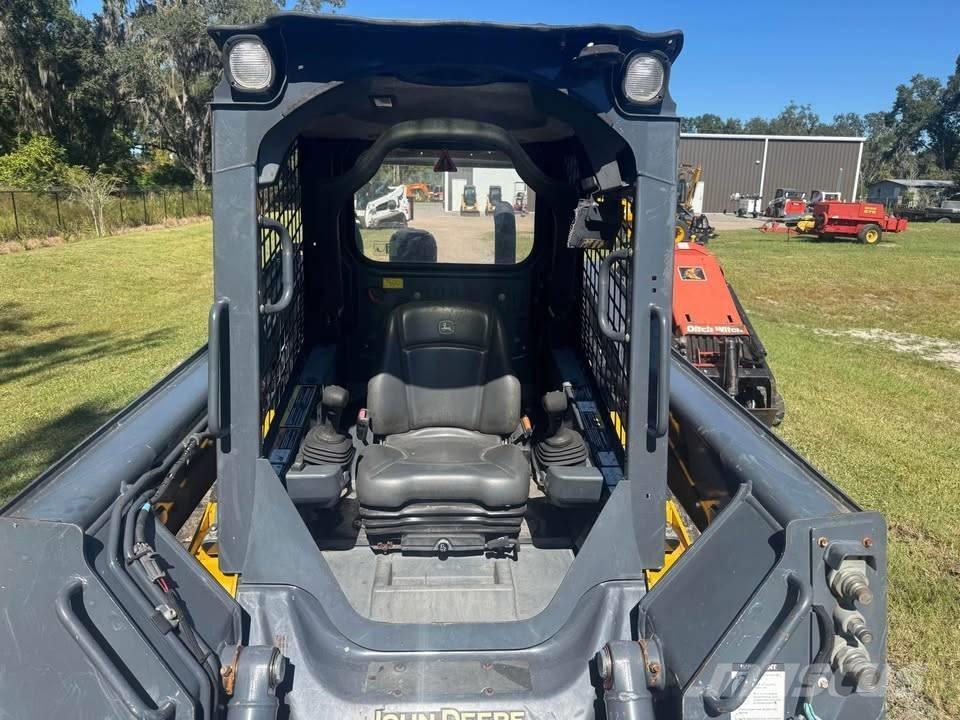 John Deere 325 Kompaktlastere