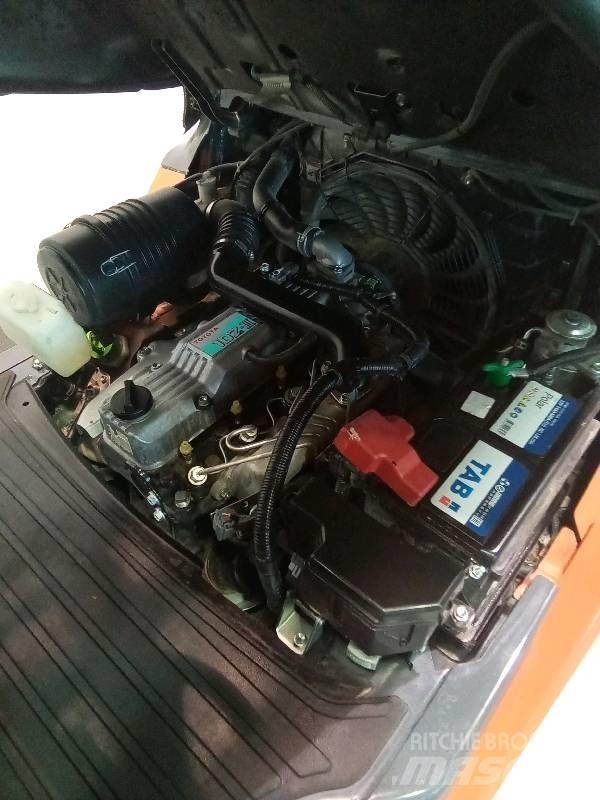 Toyota 8 FDF 25 Diesel Trucker