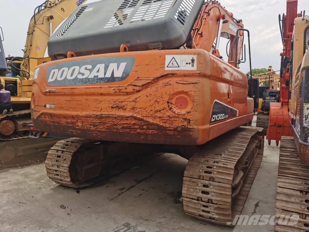 Doosan DX300LC-9C Beltegraver