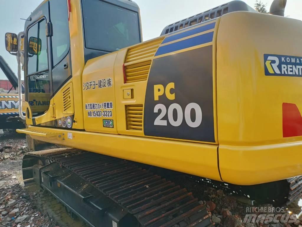 Komatsu PC 200-8 Beltegraver