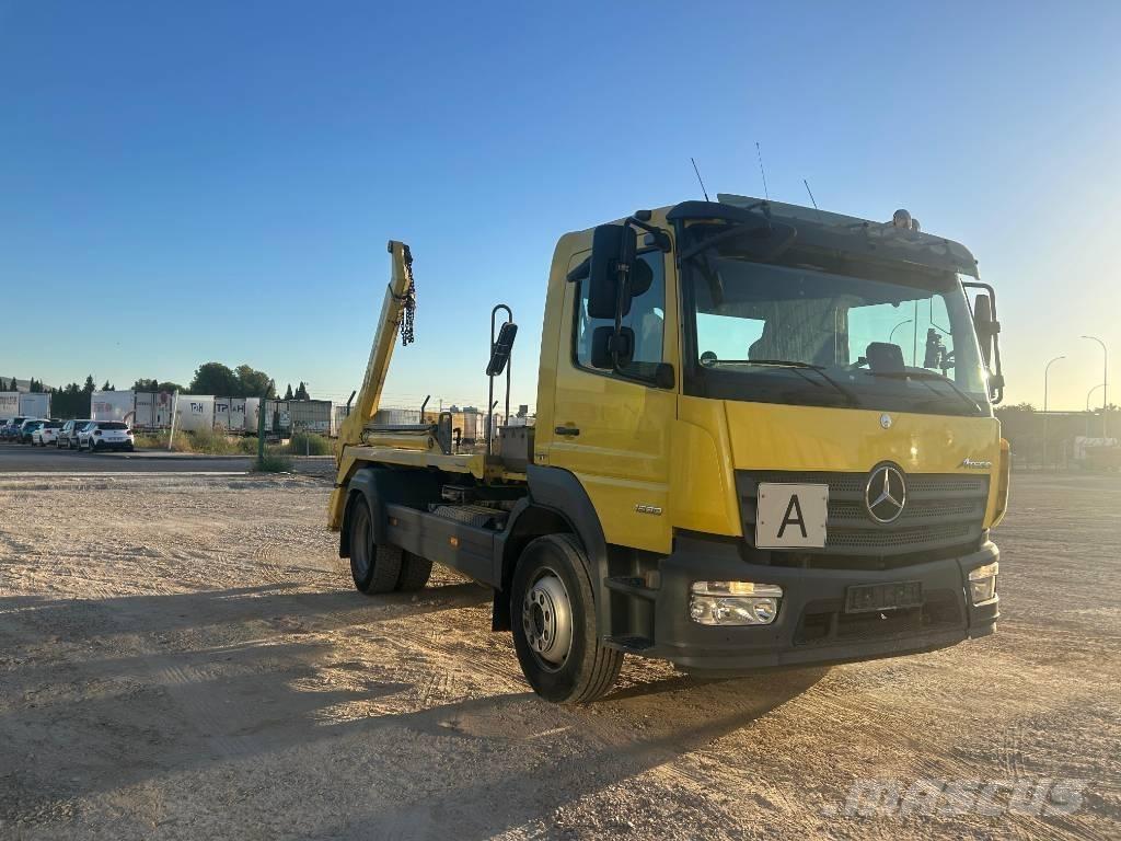 Mercedes-Benz 1530 Lagercontainere