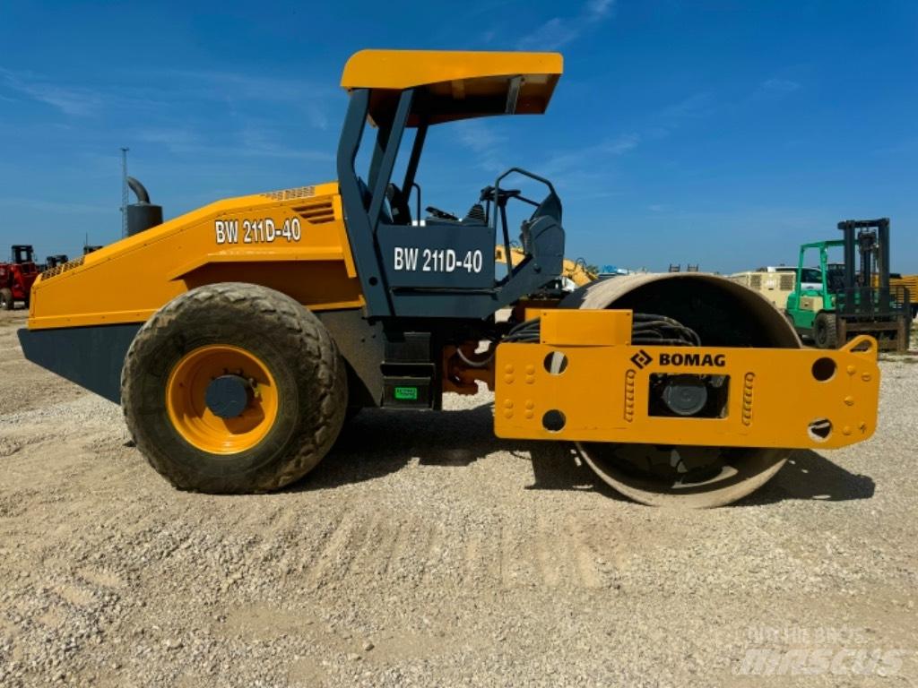 Bomag BW 211 D-40 Kombivalser