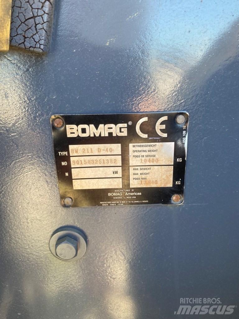 Bomag BW 211 D-40 Kombivalser