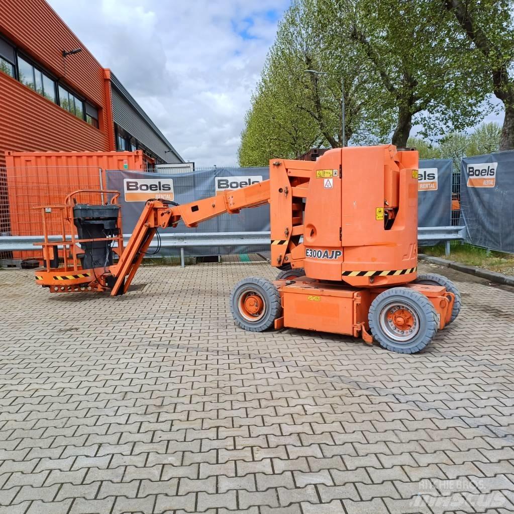 JLG E300AJP Leddede bomlifter