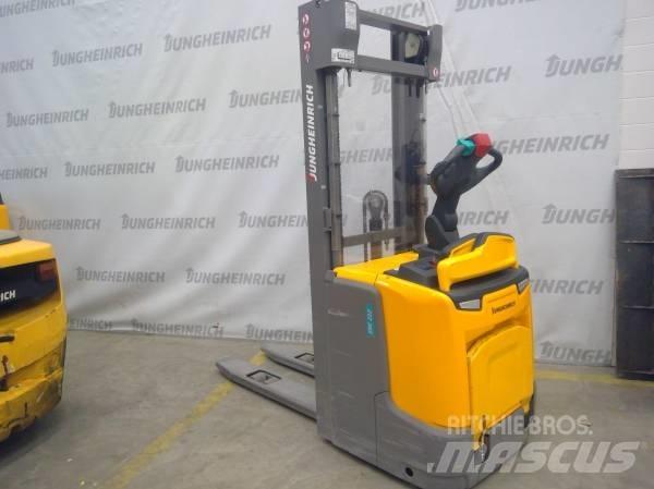 Jungheinrich ERC 212 Stablere