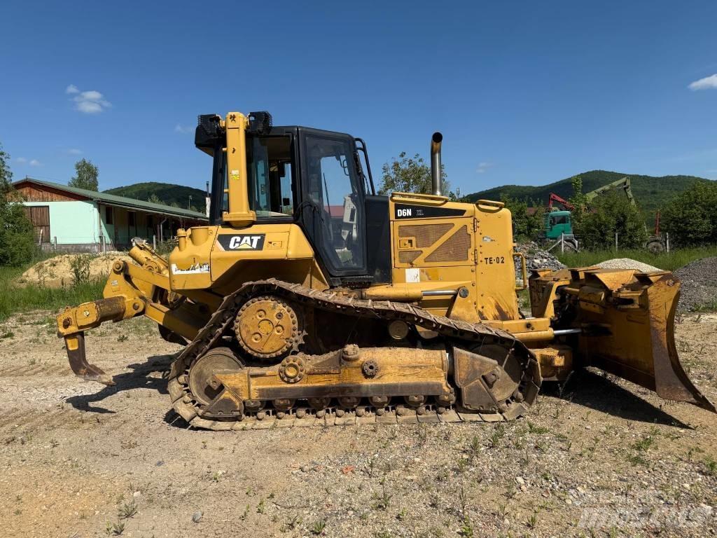 CAT D6N XL Dozere Beltegående
