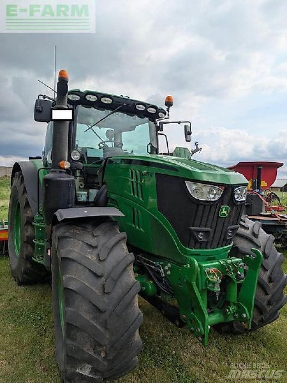 John Deere 6215 r Traktorer