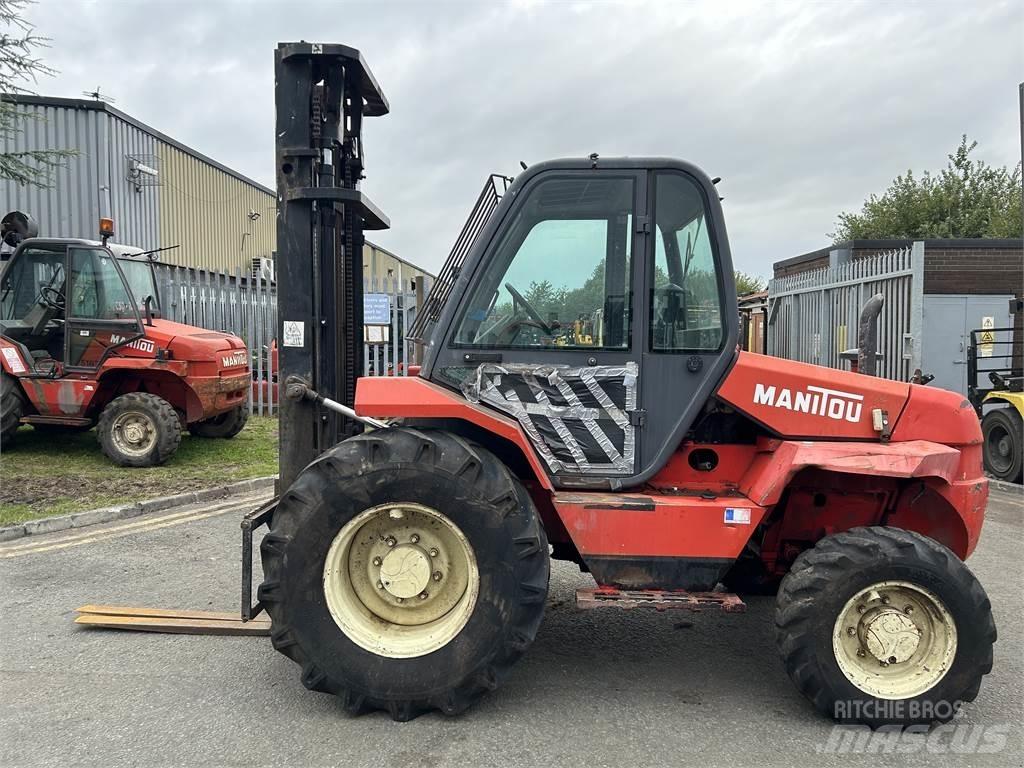 Manitou M26-4 Terrenggående gaffeltruck