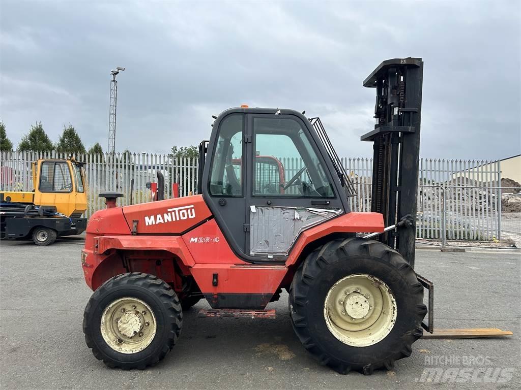 Manitou M26-4 Terrenggående gaffeltruck