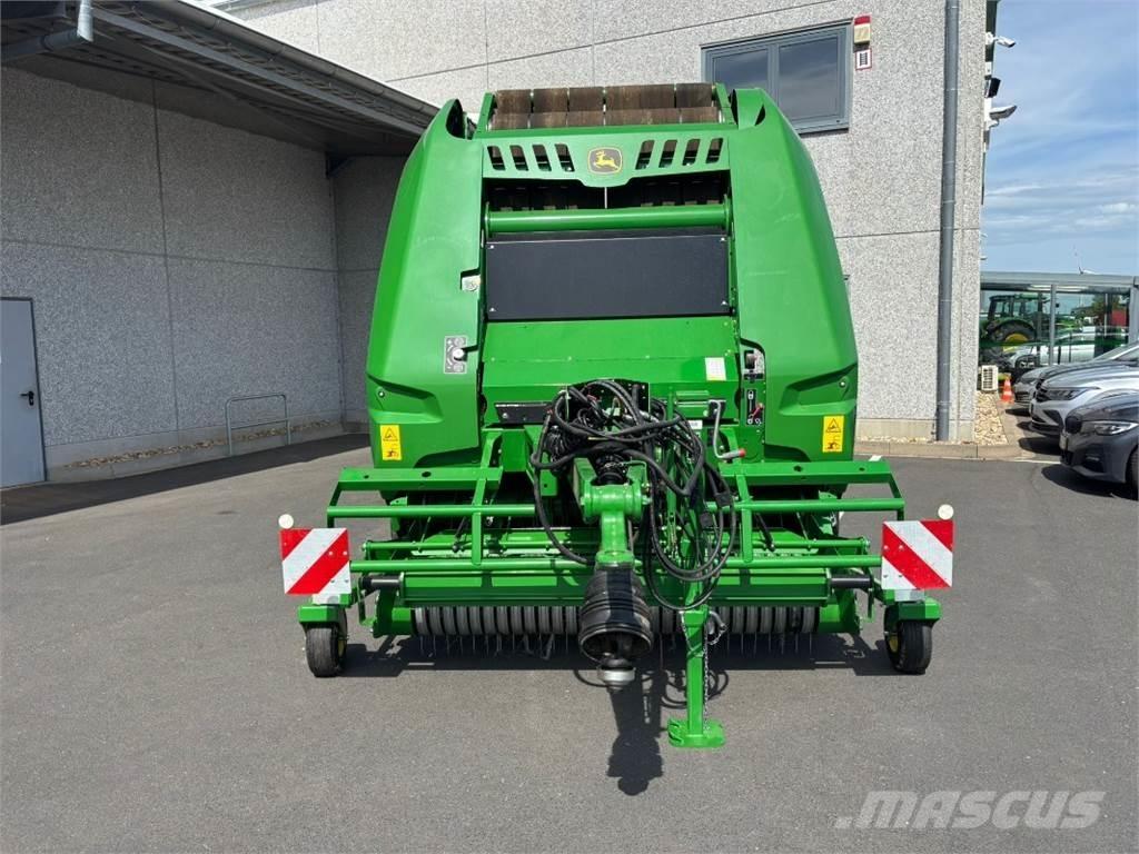 John Deere V451M Rundballepresser