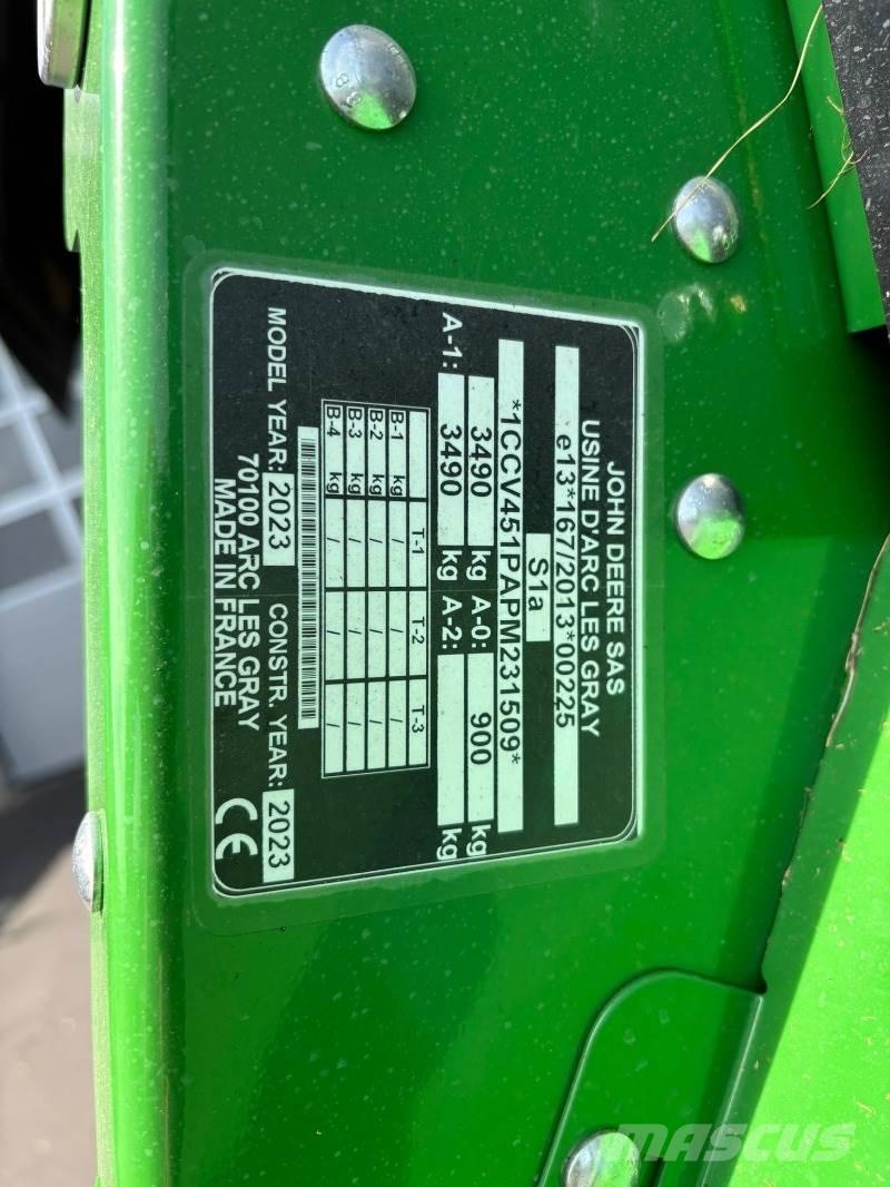 John Deere V451M Rundballepresser