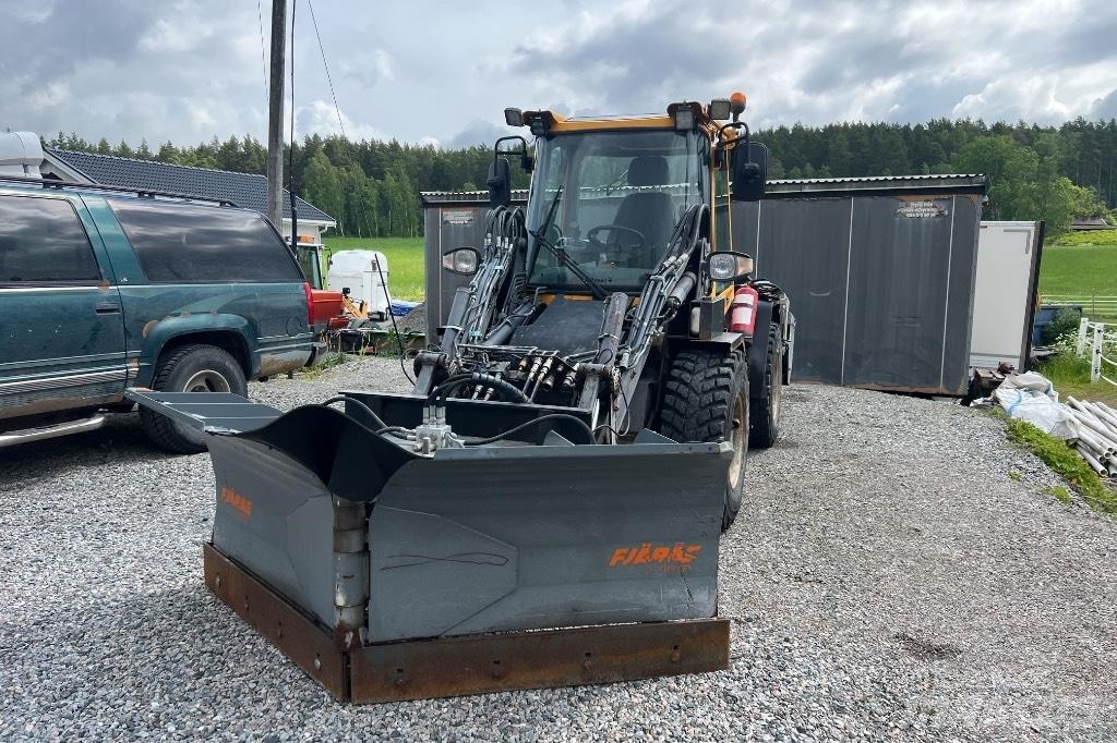 LM Trac 586 Redskapsbærere