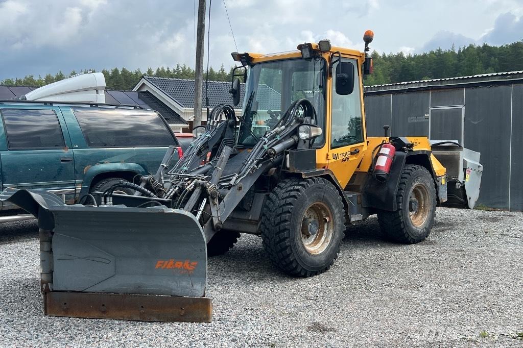 LM Trac 586 Redskapsbærere
