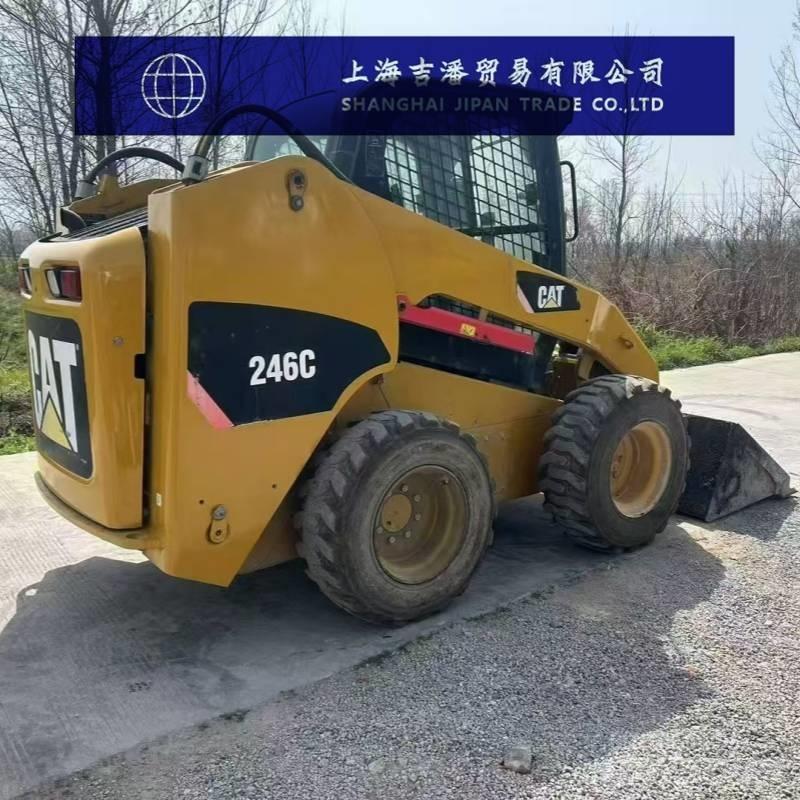 CAT 246 C Kompaktlastere