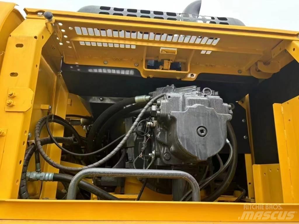 Komatsu 400-7 Beltegraver