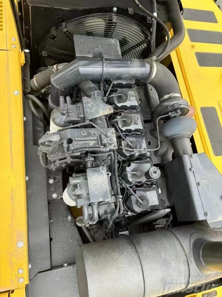 Komatsu 400-7 Beltegraver