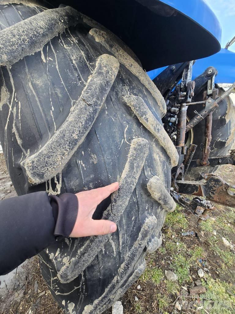 New Holland T 8030 Traktorer