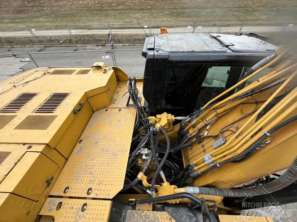 CAT 330 Beltegraver