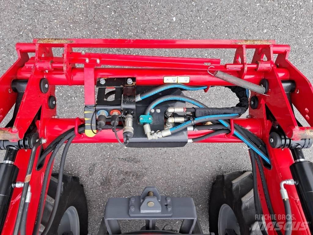 Massey Ferguson 4707 Traktorer
