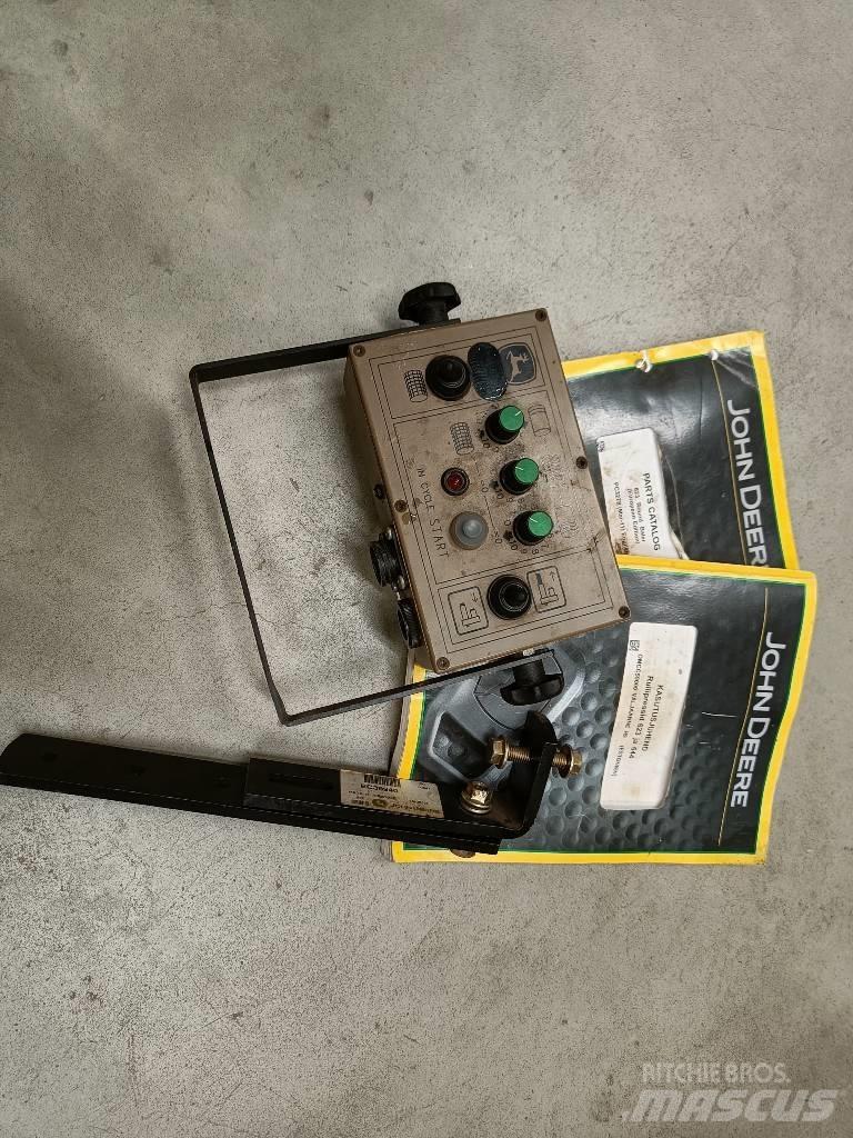 John Deere 623N Rundballepresser