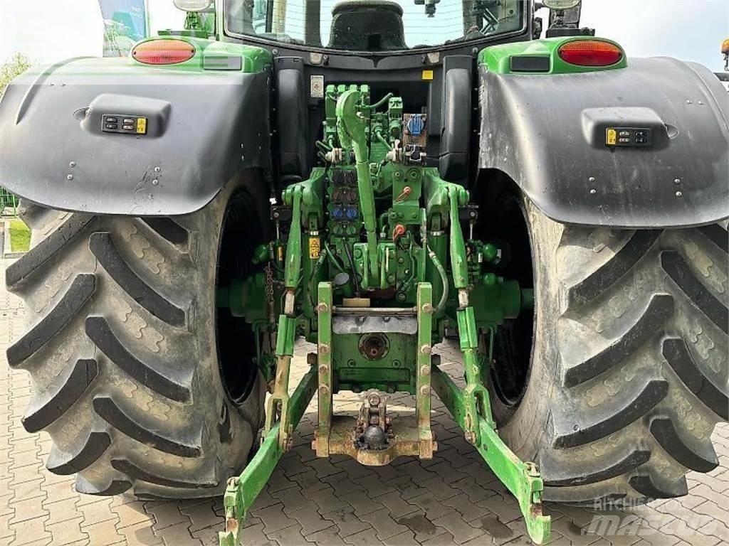 John Deere 6215 r Traktorer