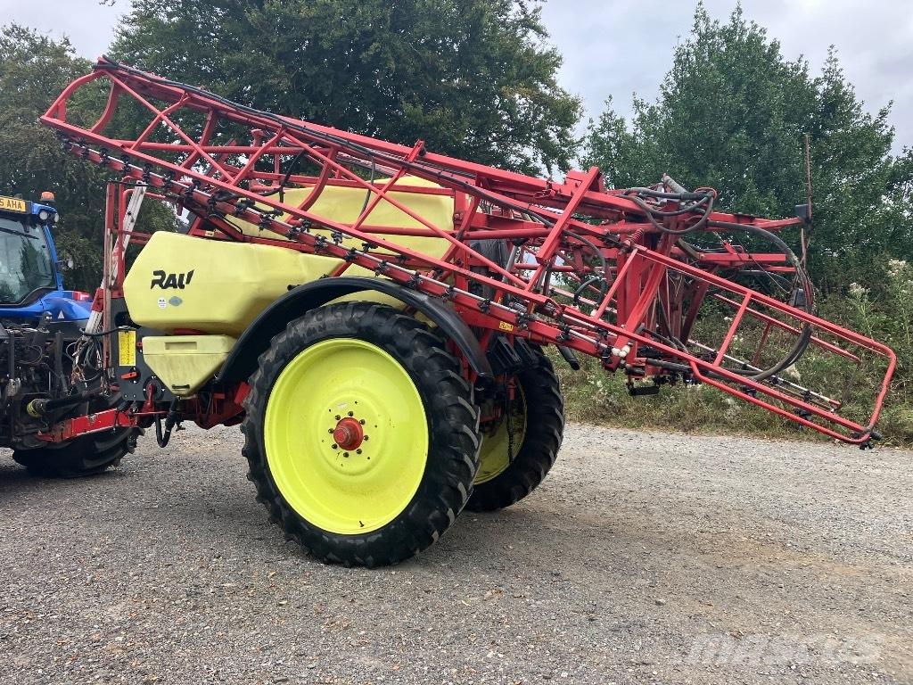 Rau Trailed Sprayer Slepesprøyter