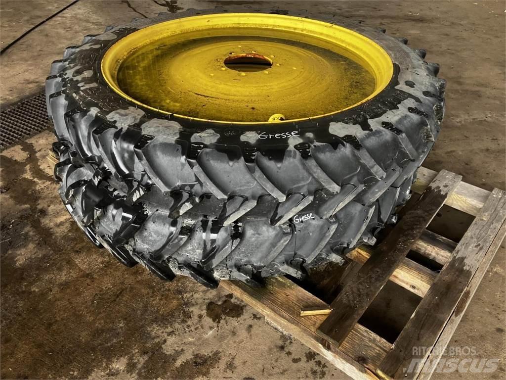 BKT 270/95R48 Dekk, hjul og felger