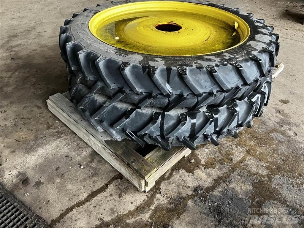 BKT 270/95R48 Dekk, hjul og felger
