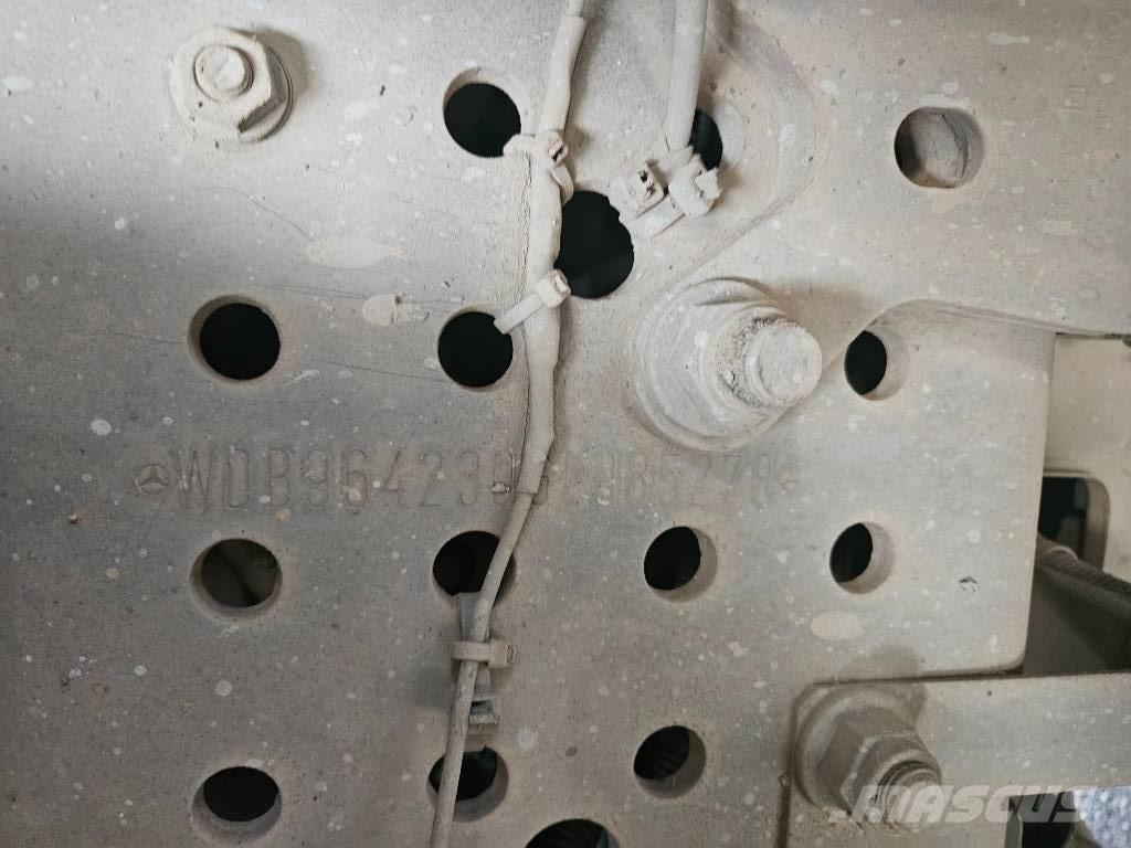 Mercedes-Benz 3951K Mini dumpere