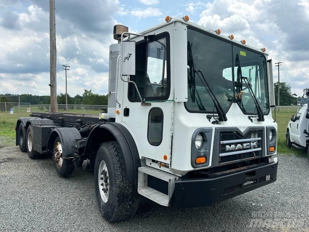 Mack MRU613 Renovasjonsbil