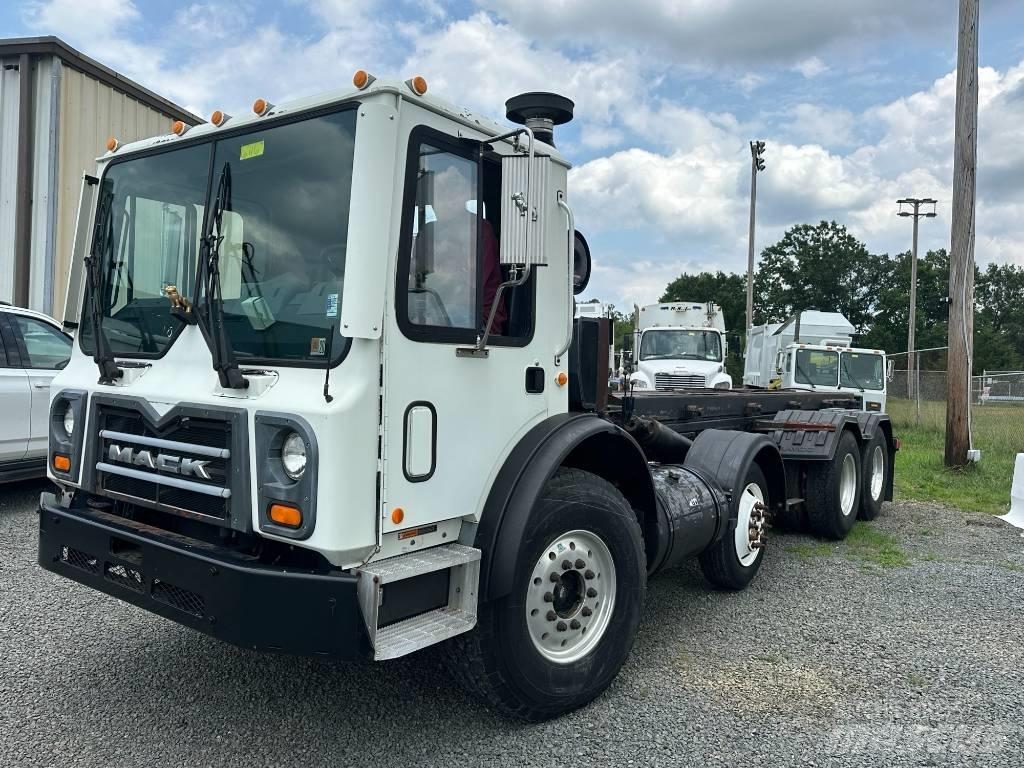 Mack MRU613 Renovasjonsbil