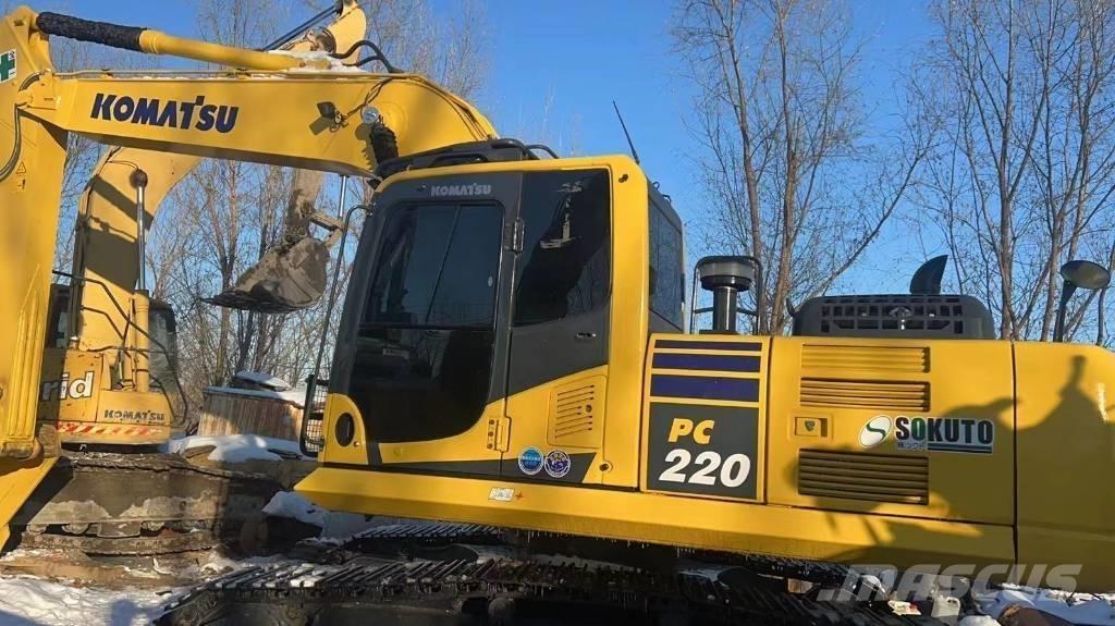 Komatsu PC 220-8 Beltegraver