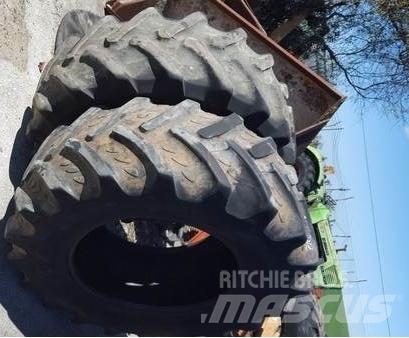  Pneus 480/70R30 Dekk, hjul og felger