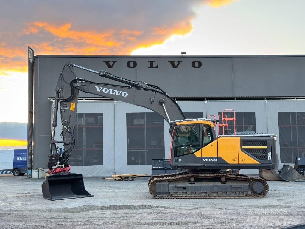 Volvo EC 250 EL Beltegraver