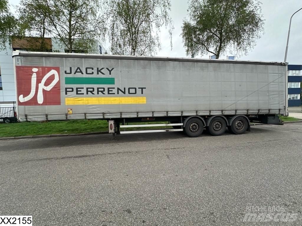 Fruehauf Tautliner Gardintrailer