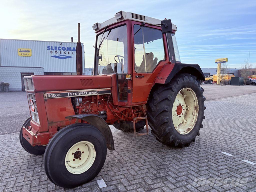 CASE IH 845 XL Traktorer