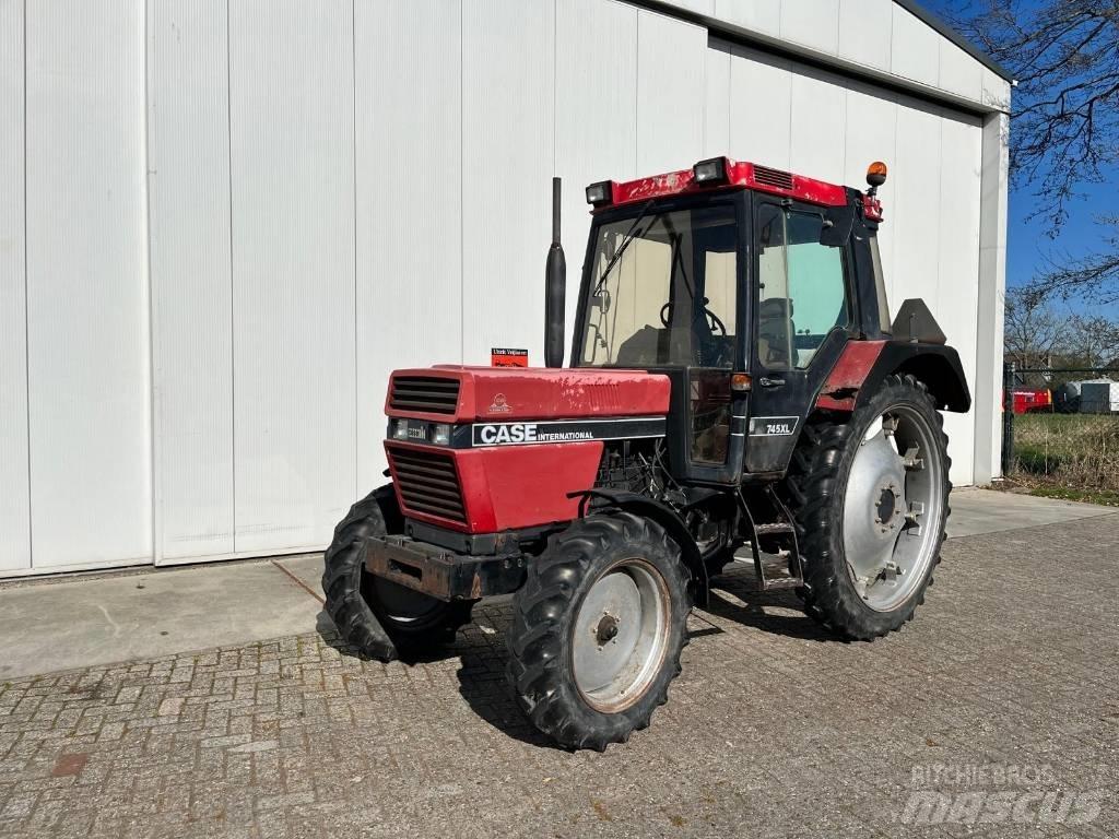 Case IH 745XL Traktorer