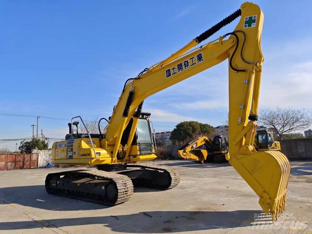 Komatsu PC 240-8 Beltegraver