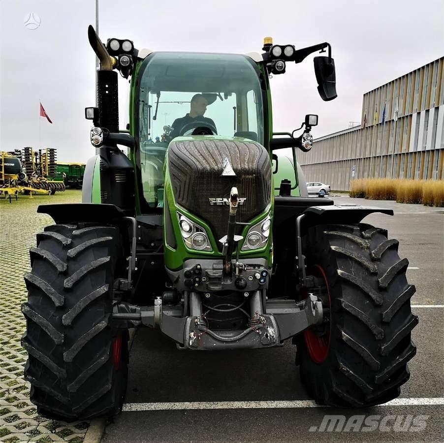 Fendt 718 Vario Traktorer