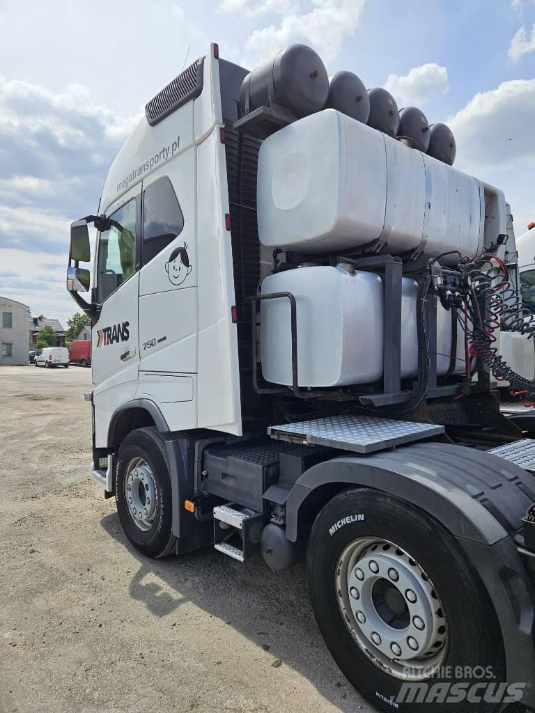 Volvo FH16 750KM 8x4 Trekkvogner