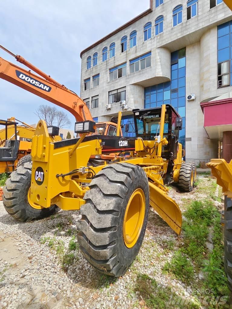 CAT 120 H Veihøvler