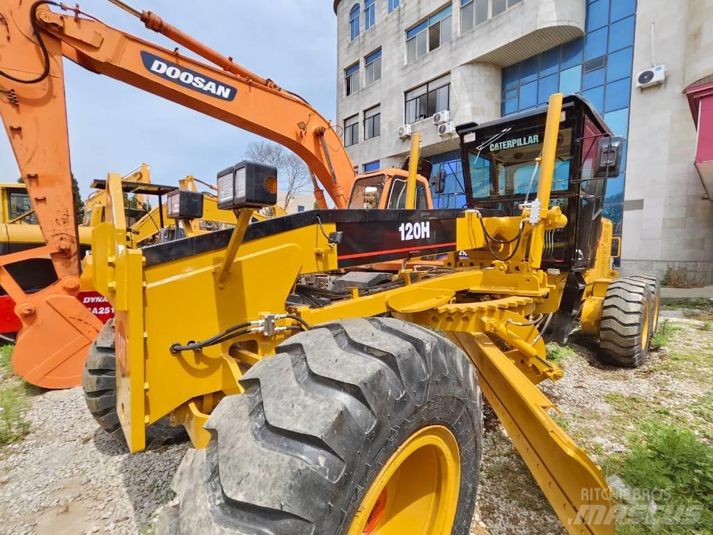 CAT 120 H Veihøvler