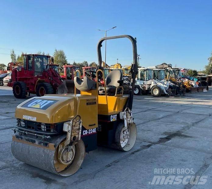 CAT CB 224 E Tandem Valser