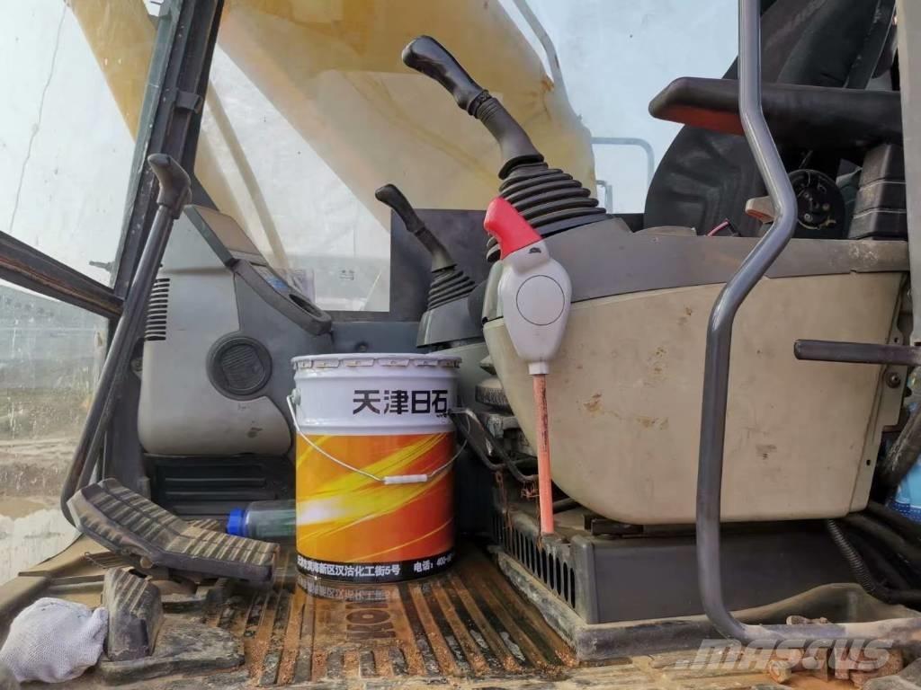 Komatsu PC 220-8 Beltegraver