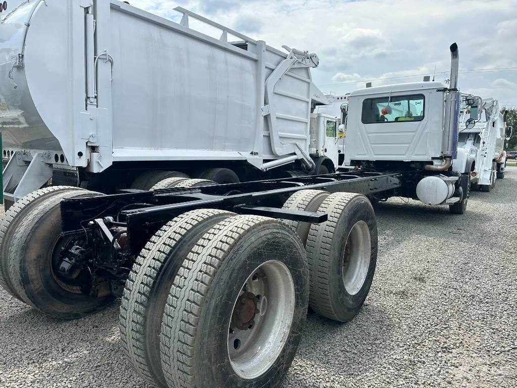 Mack CV 713 Chassis